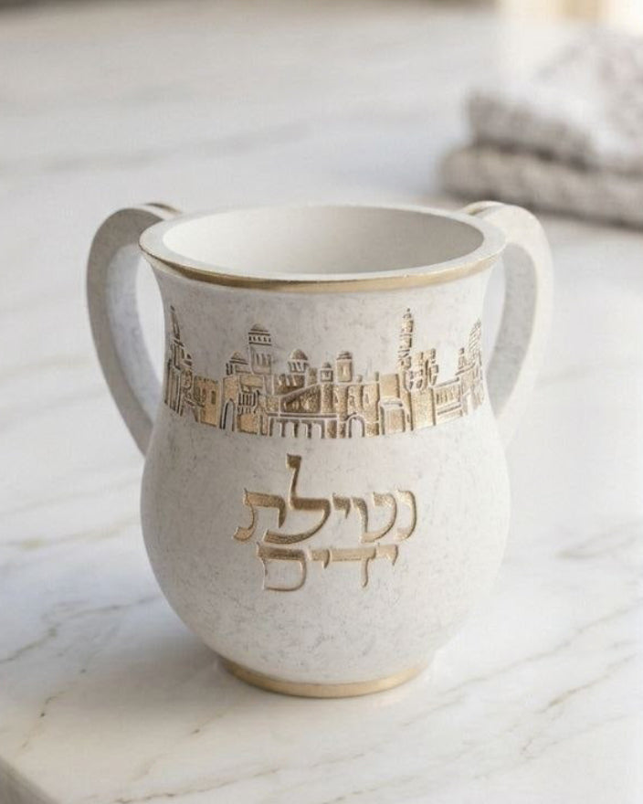 נטלה מהודרת מפולימר חריטות זהב