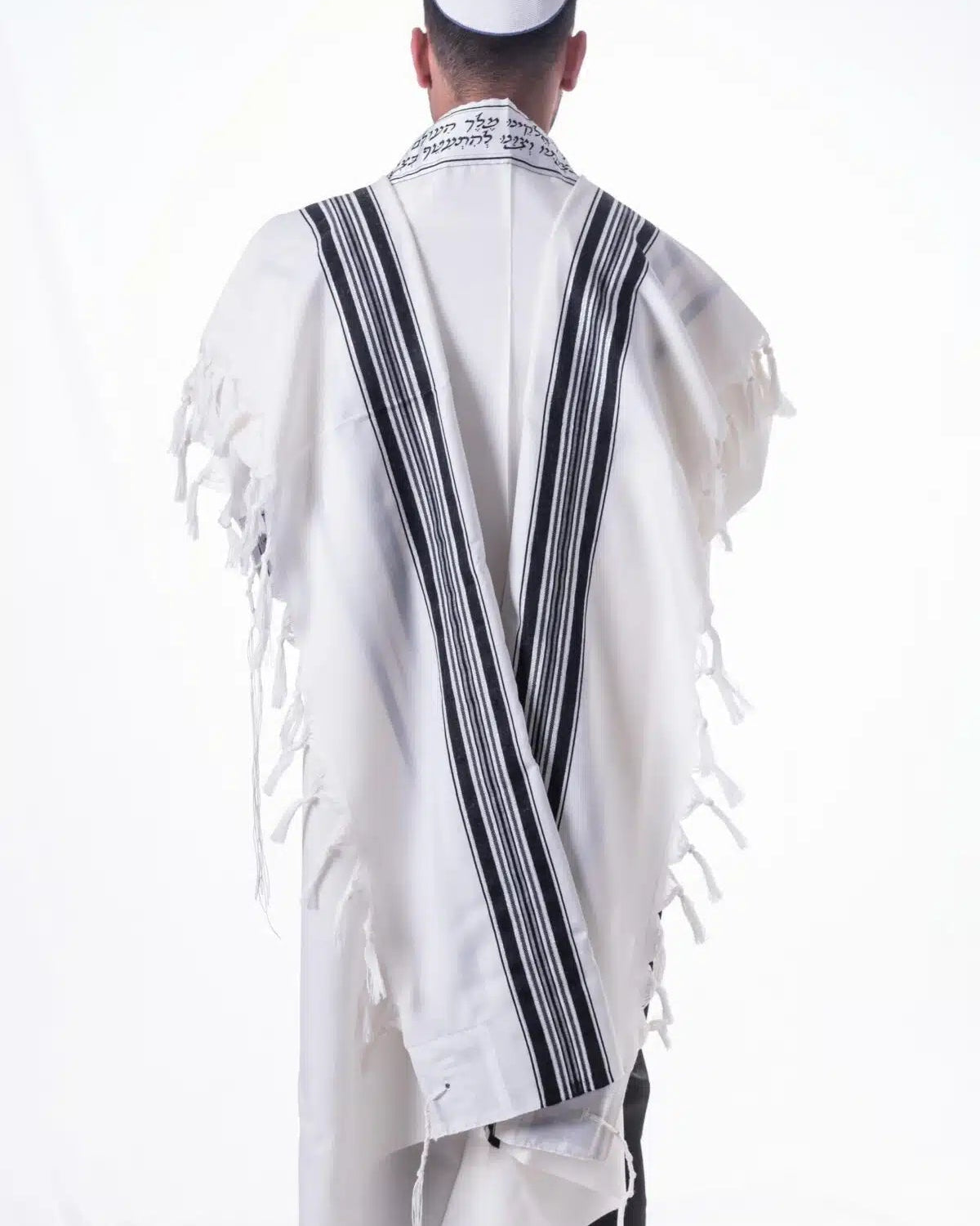 טלית צמר א.א שחור-כסף